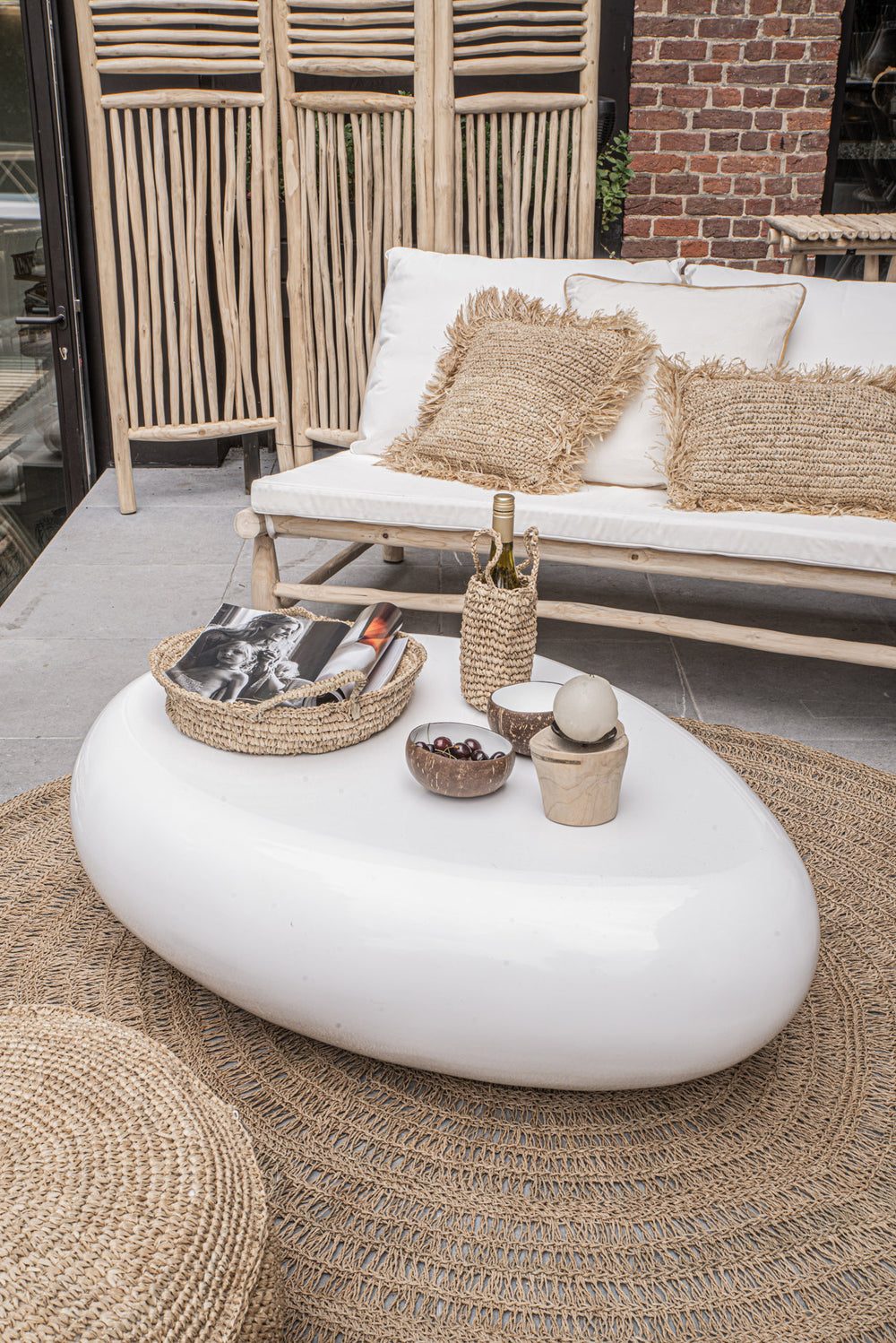 the-raffia-basket-trays-natural-s