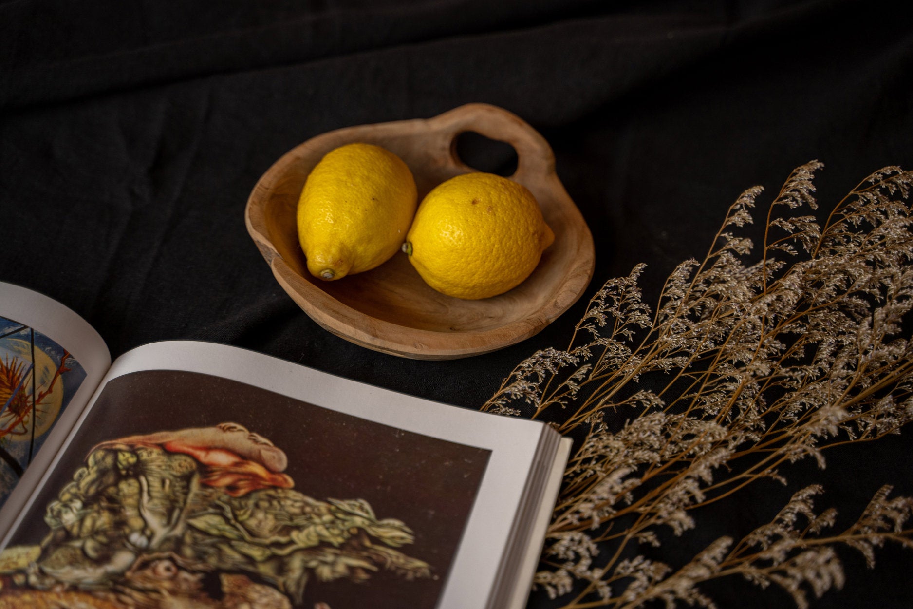 the-linen-tablecloth-black-150x150