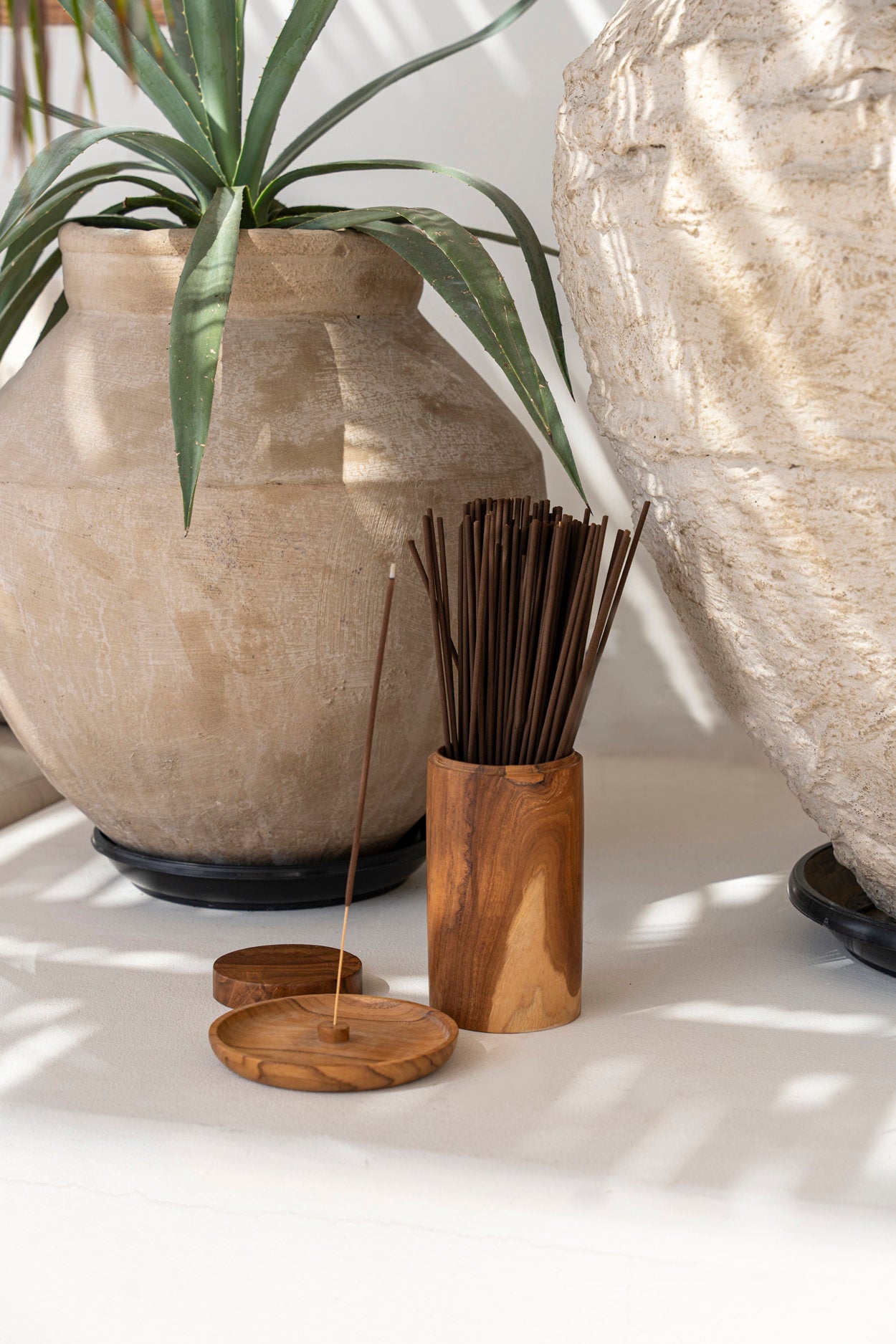 the-incense-holder-natural