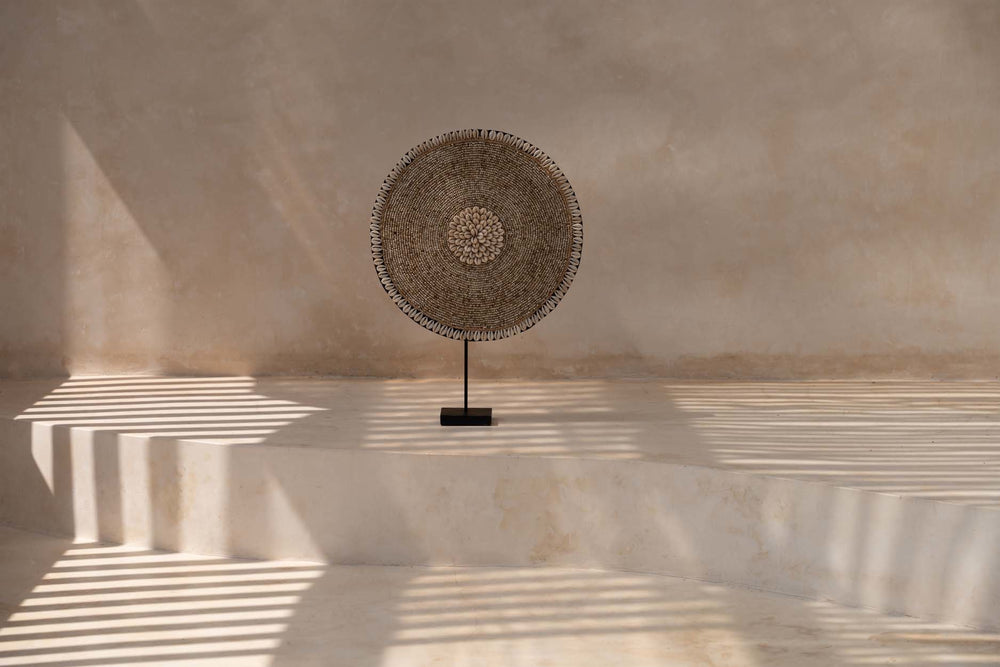 the-shell-guadeloupe-on-stand-natural-white