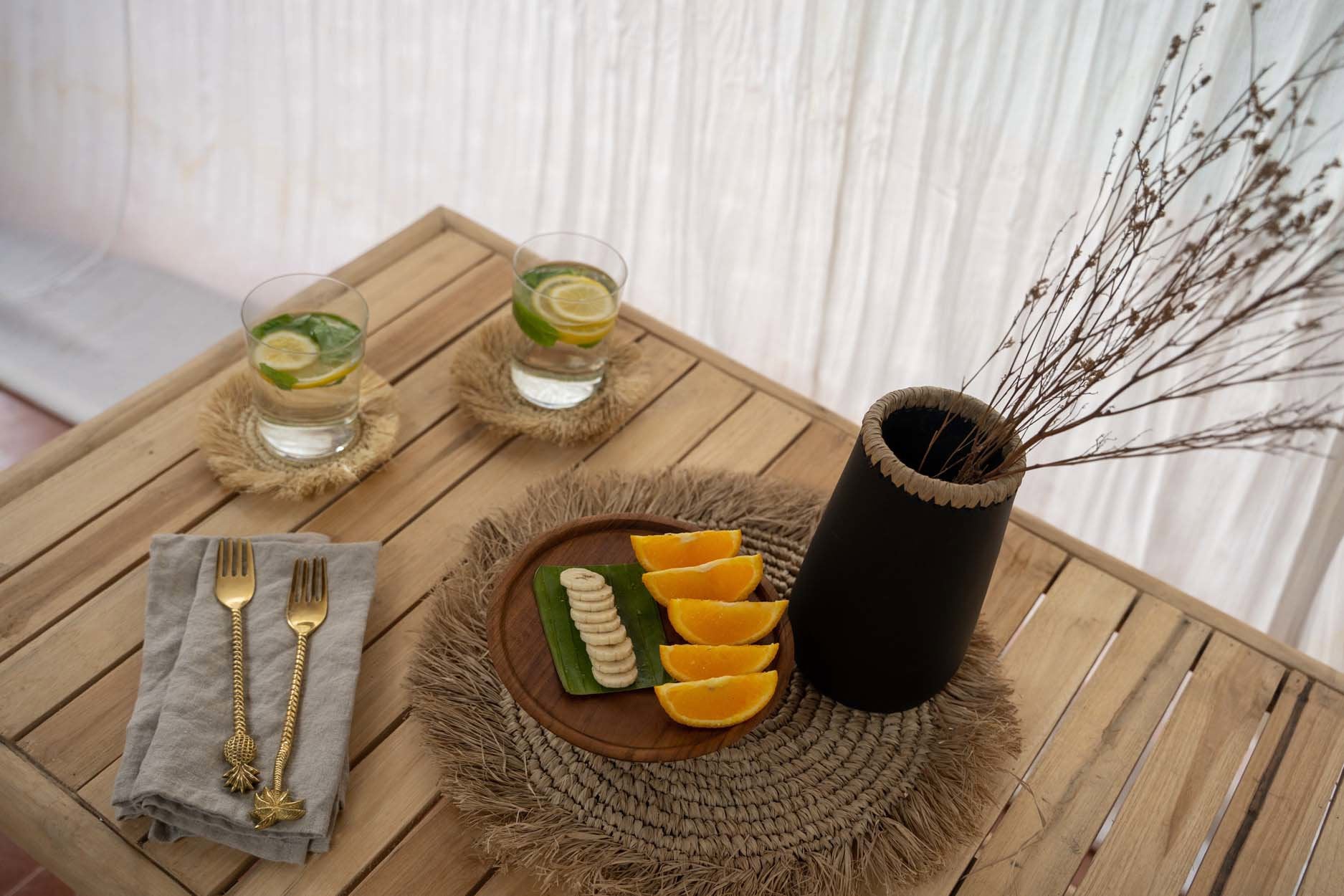 the-seagrass-raffia-placemat-natural