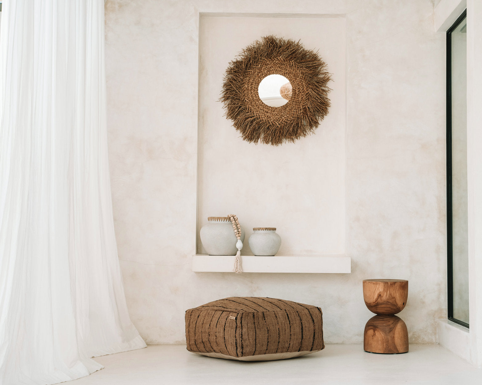 the-oh-my-gee-pouffe-beige-black