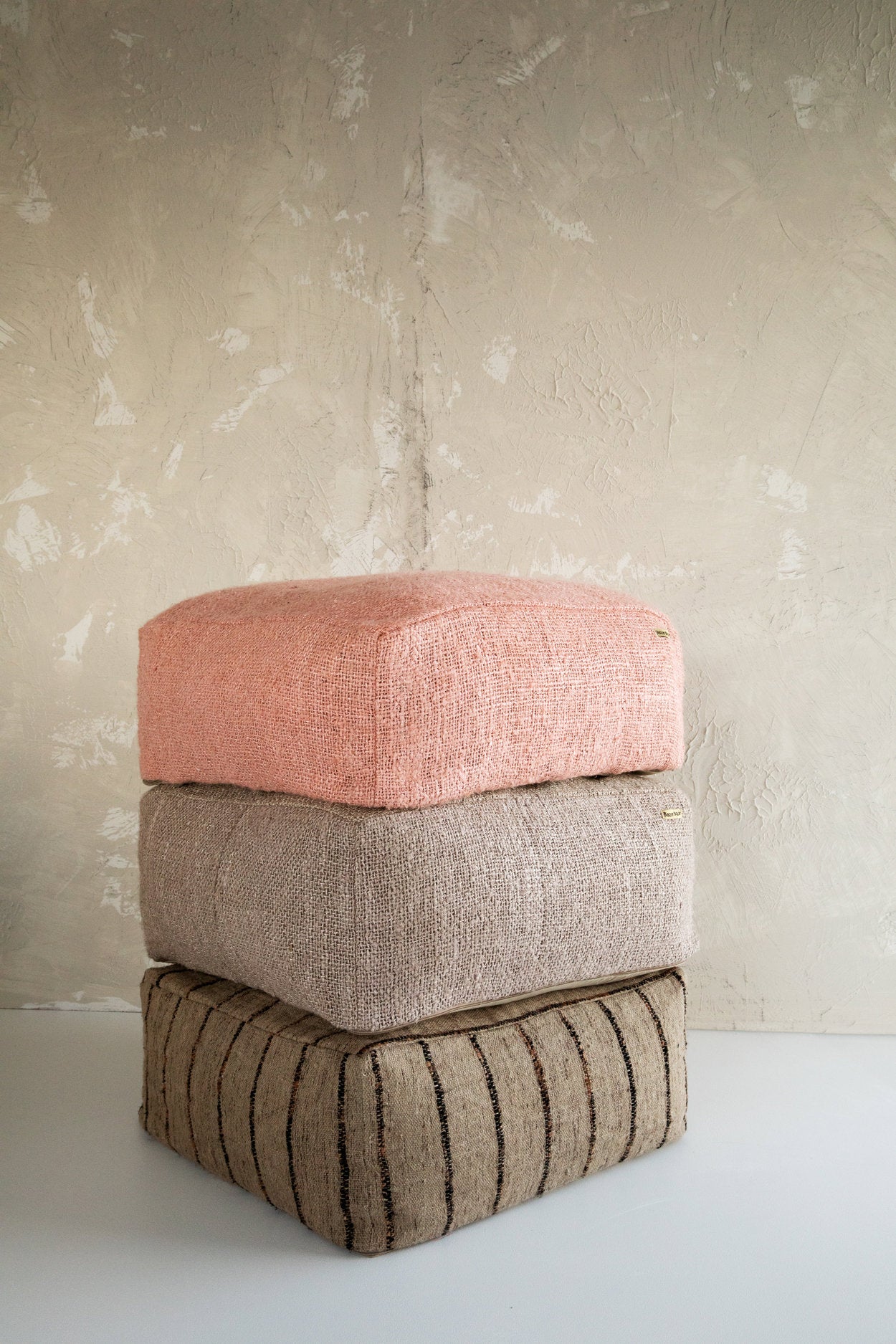 the-oh-my-gee-pouffe-beige-black