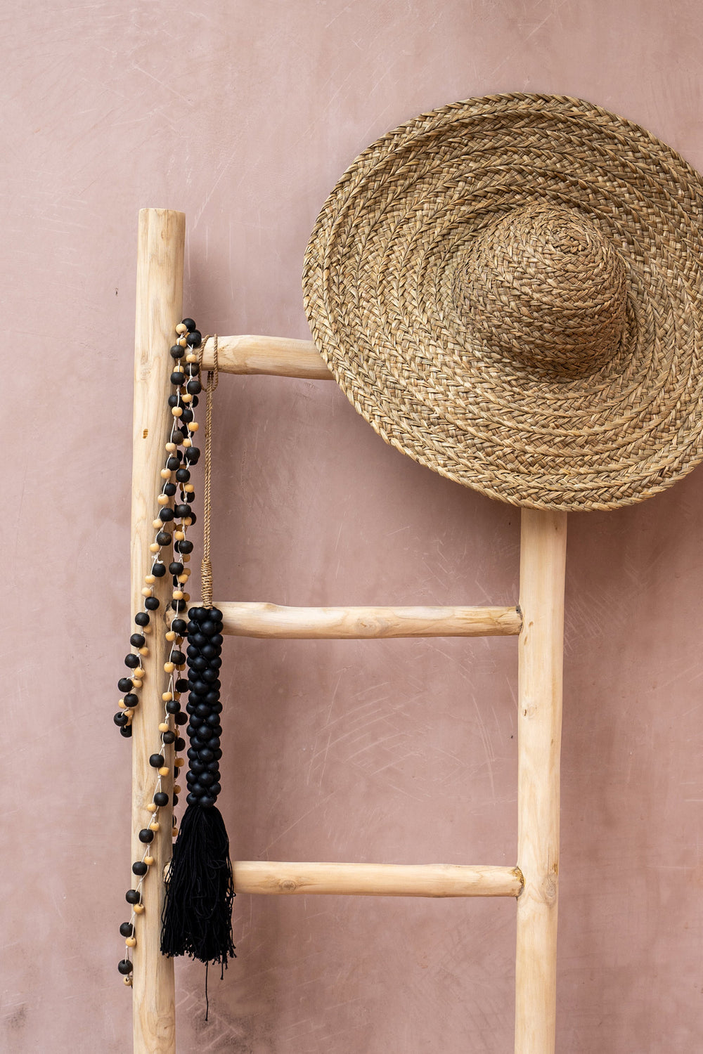 the-canggu-necklace-natural-black