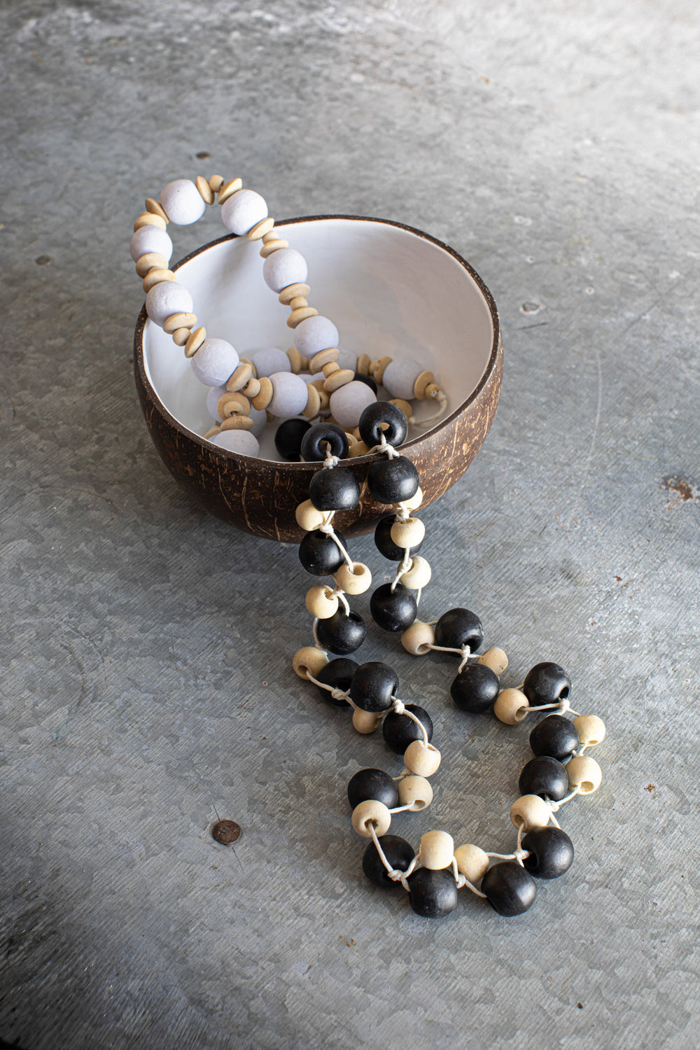 the-canggu-necklace-natural-black