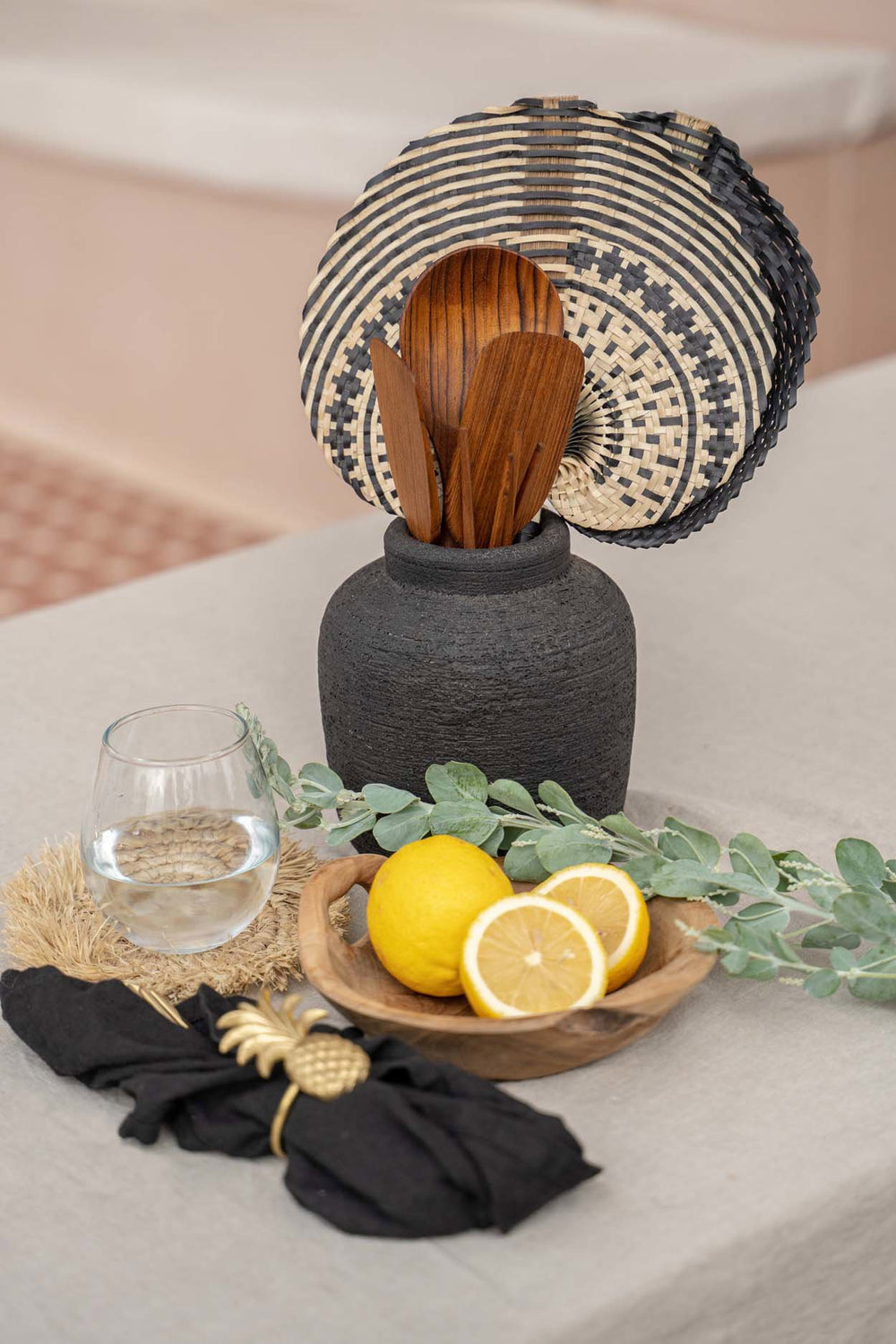 the-peaky-vase-black-s