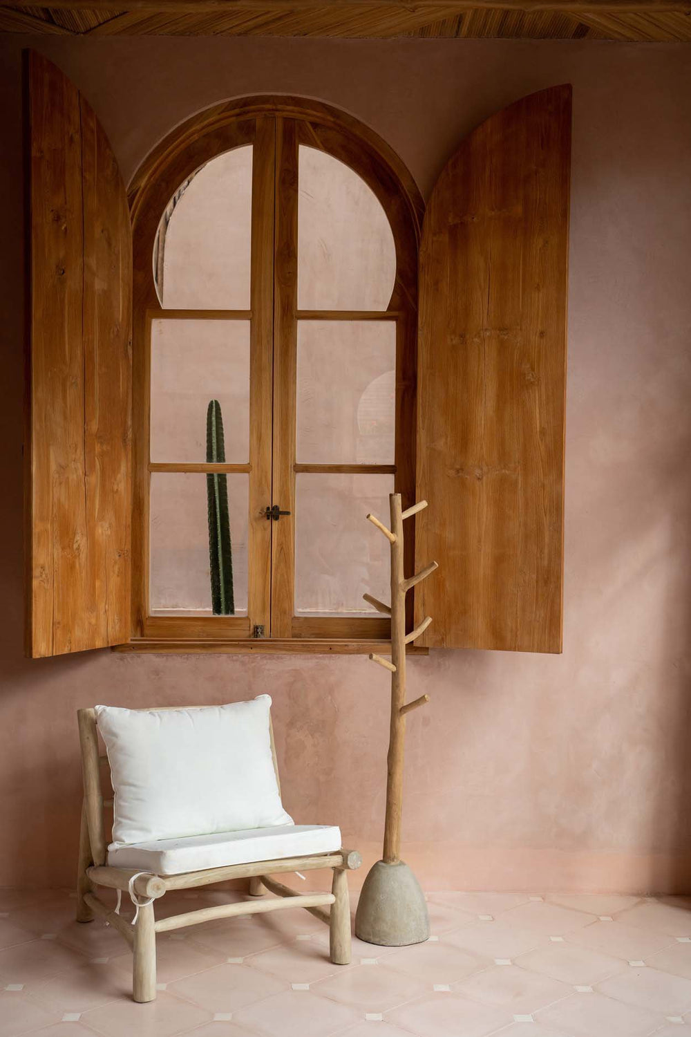 the-concrete-coat-hanger-natural