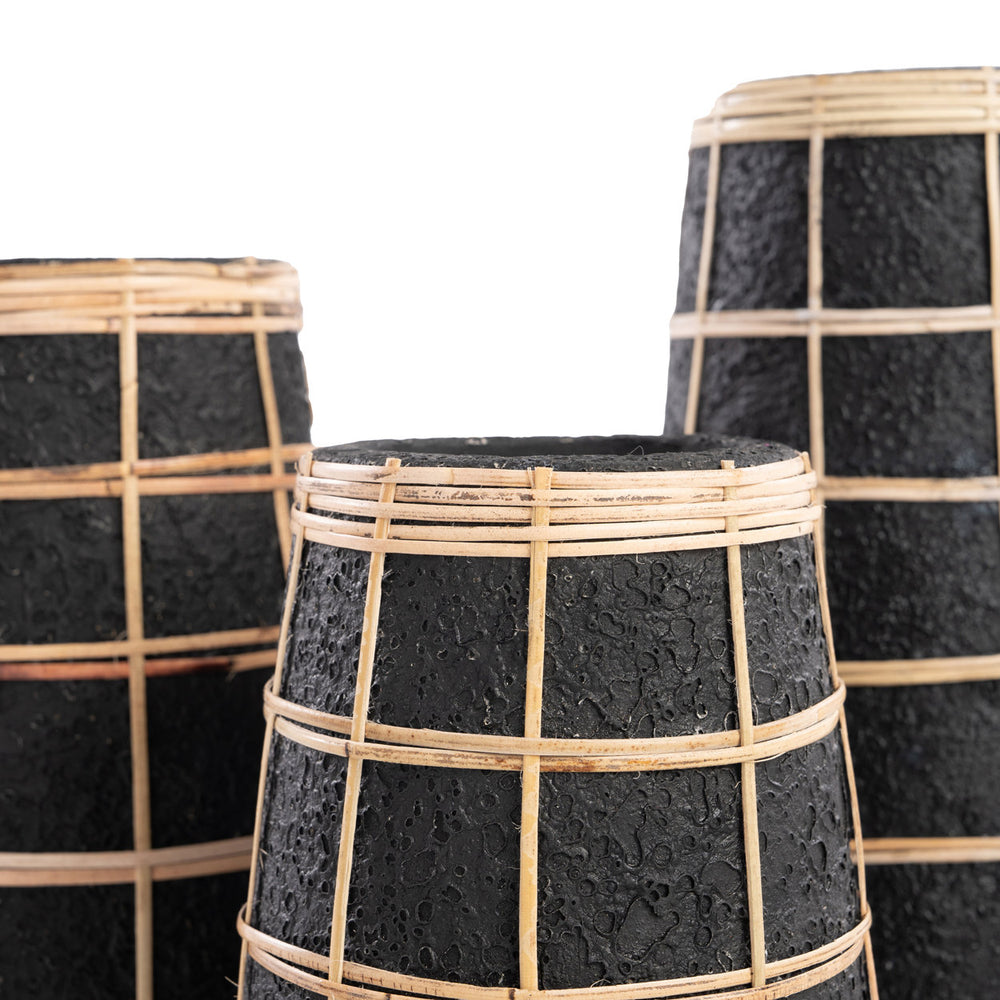 the-cutie-vase-black-natural-m