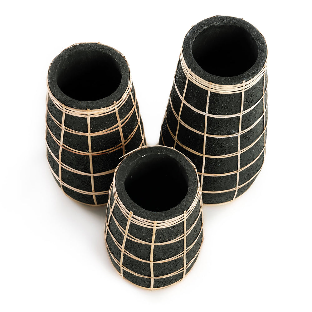 the-cutie-vase-black-natural-s