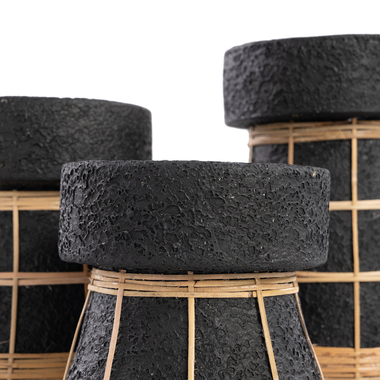 the-serene-candle-holder-black-natural-l