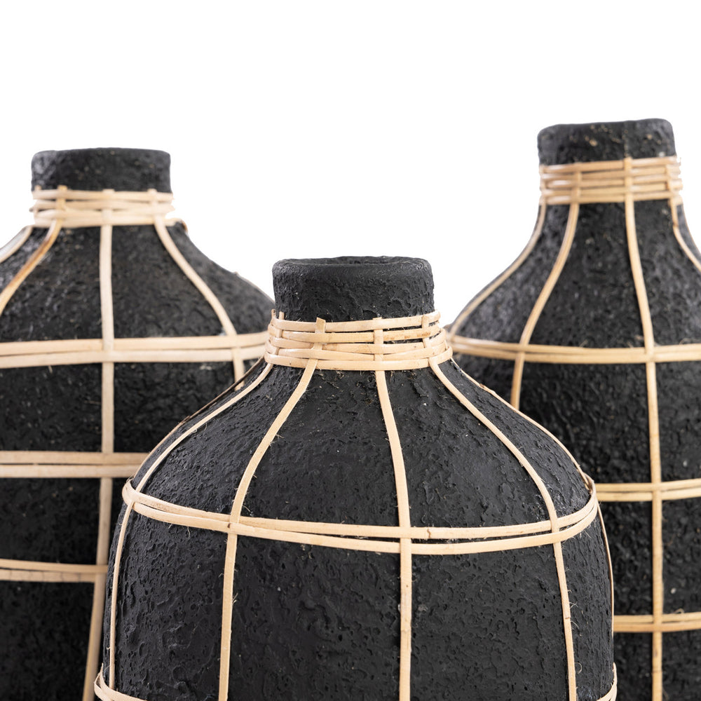 the-whoopy-vase-black-natural-m