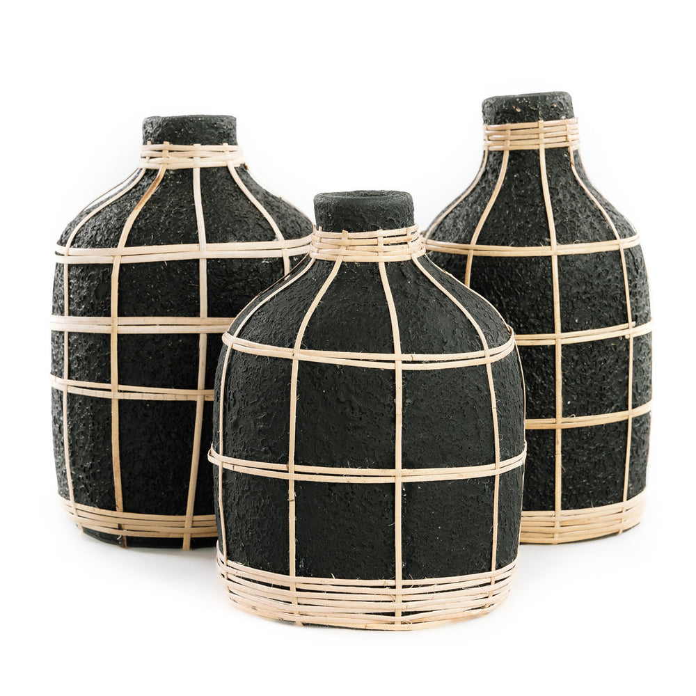 the-whoopy-vase-black-natural-s