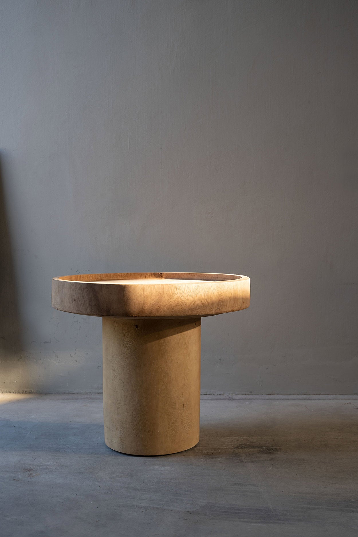 the-chimborazo-side-table-natural