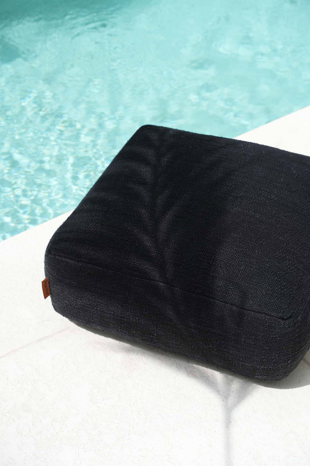 the-comfy-pouffe-black