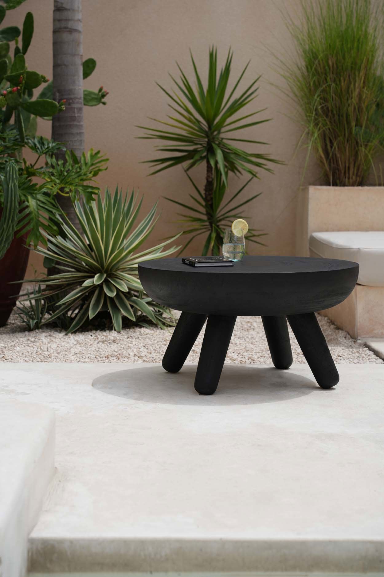the-losten-coffee-table-black
