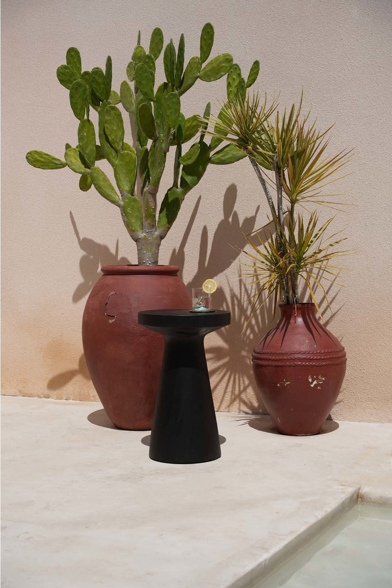 the-fiji-side-table-black