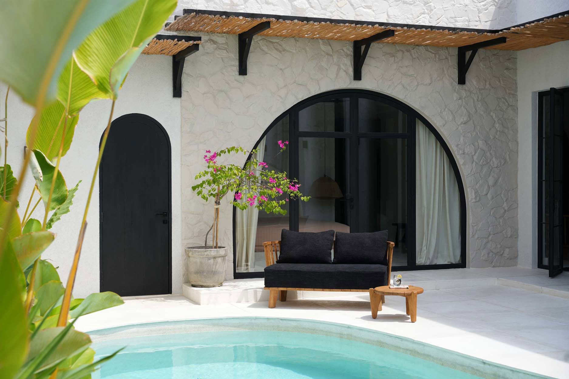 the-malawi-two-seater-natural-black