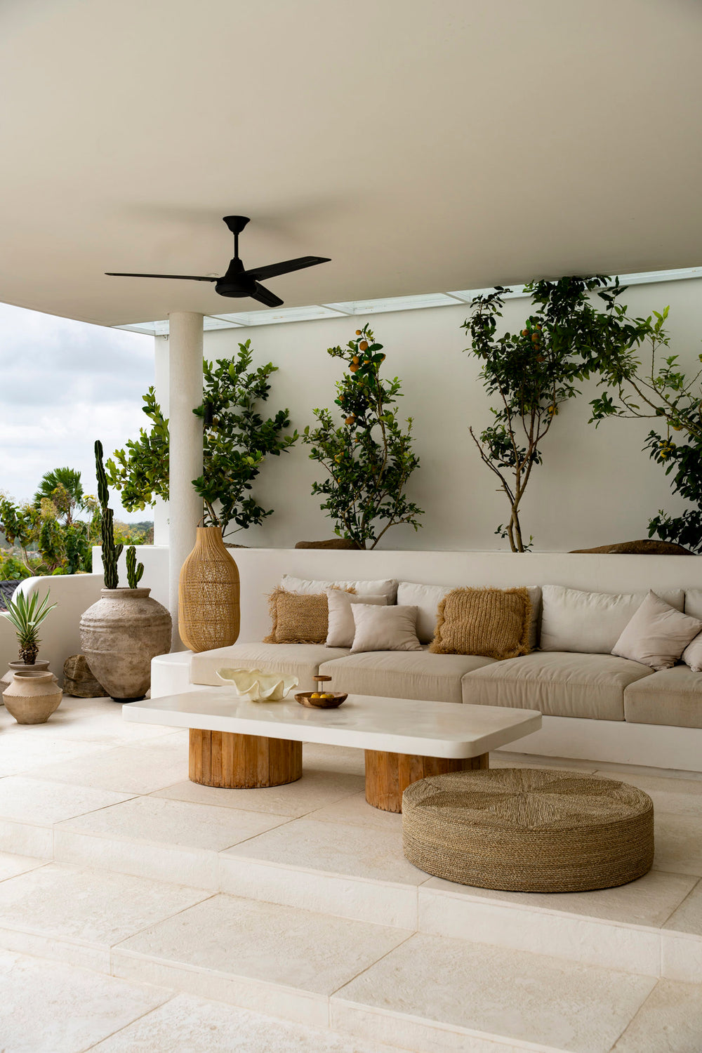 the-huge-pouffe-natural