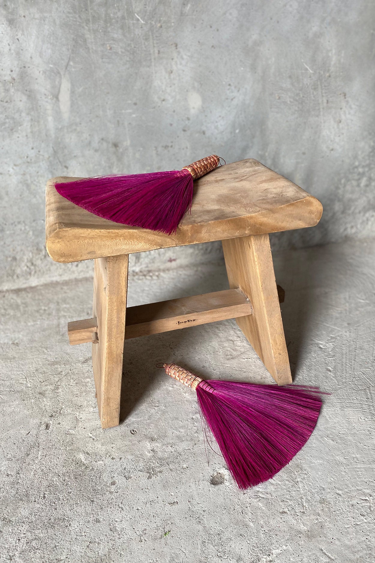 Elegant 50 cm Suar wood stool, perfect for use in the bedroom or bathroom