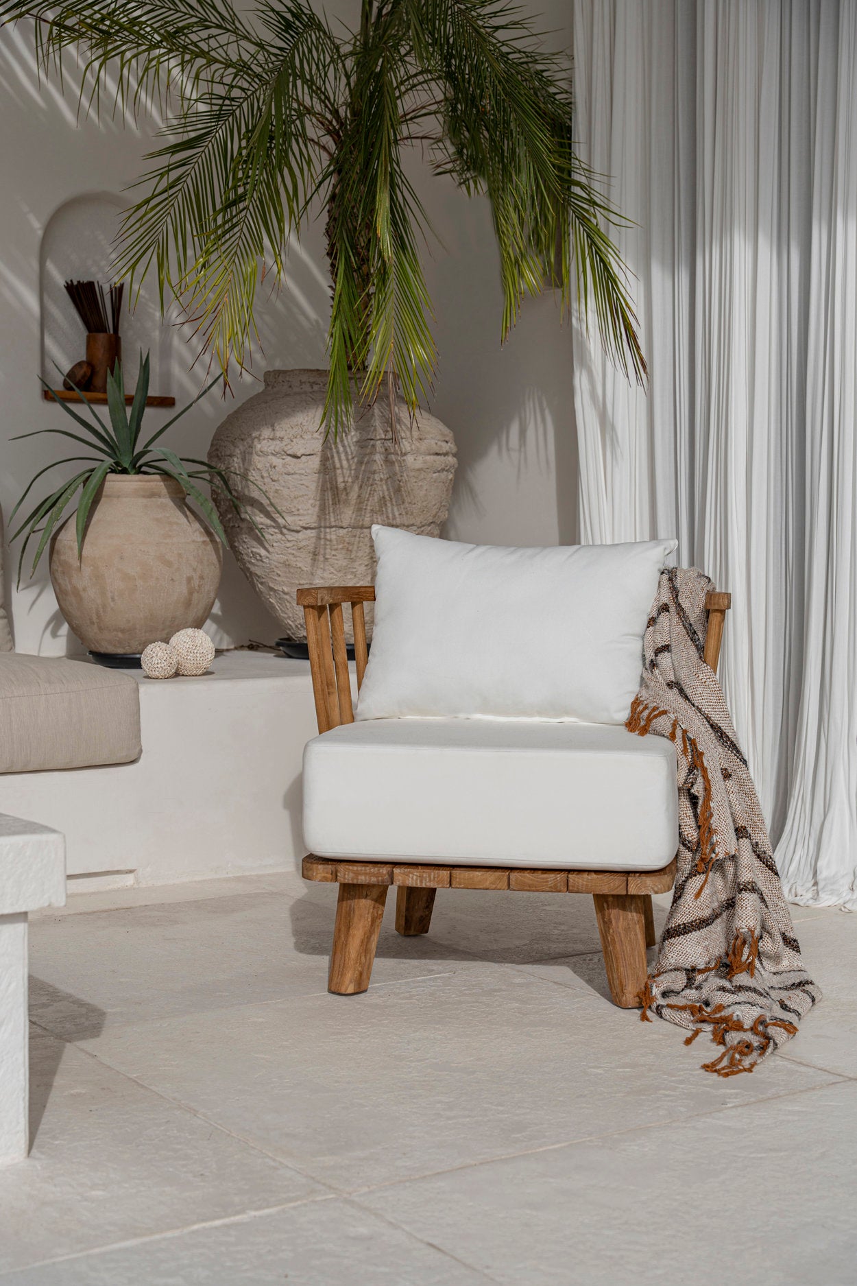 the-malawi-one-seater-natural-white
