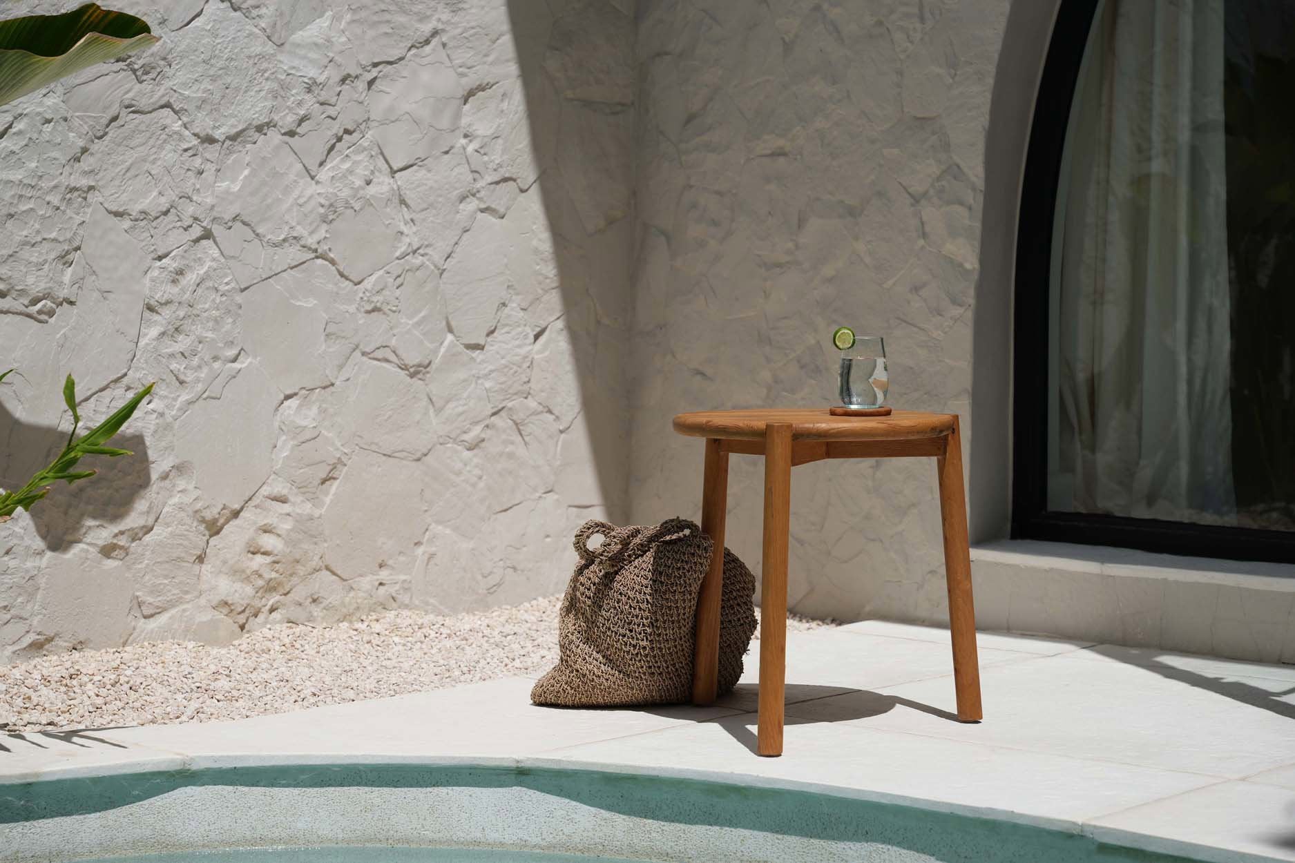 the-gilimanuk-side-table-outdoor