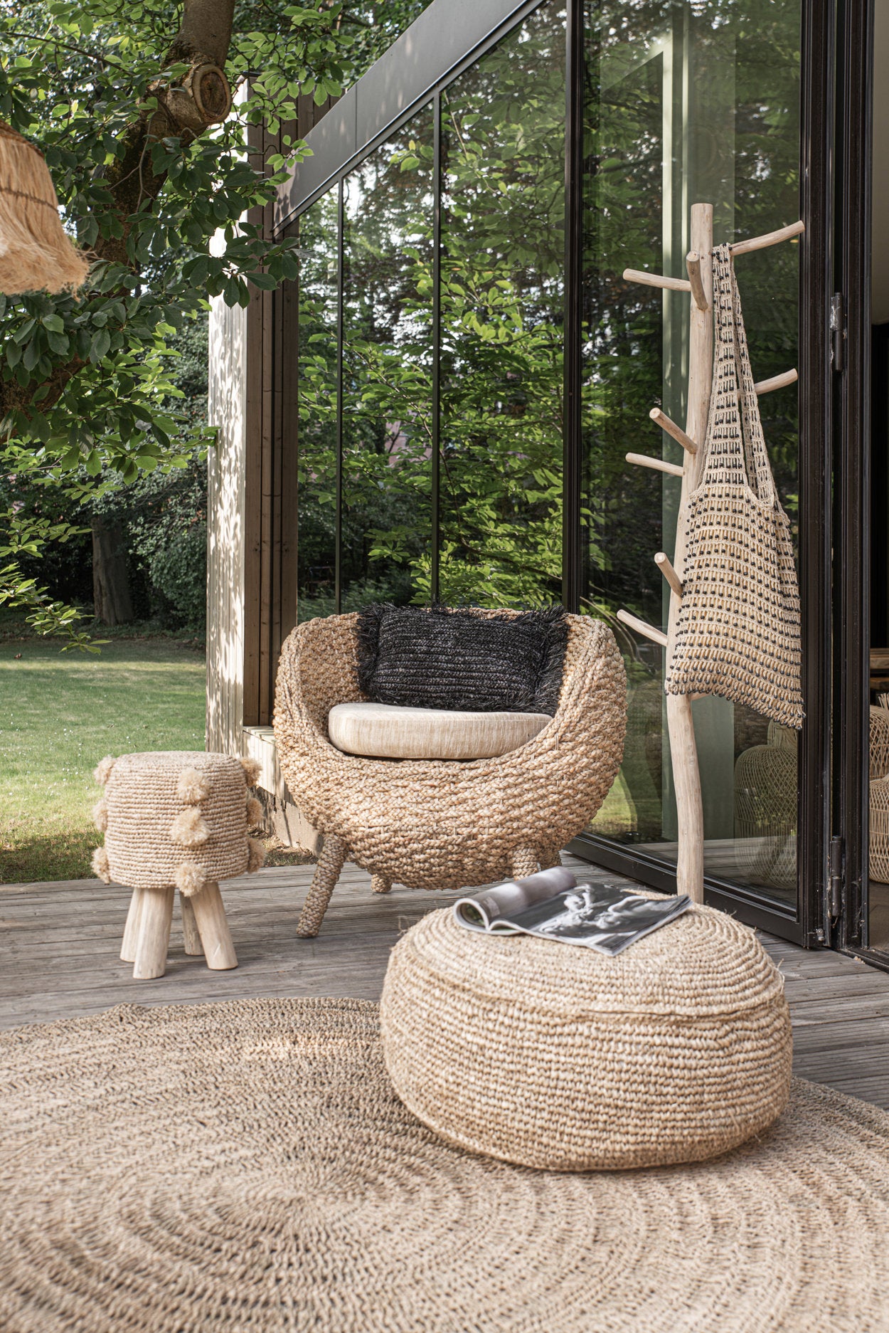 the-raffia-flores-pouffe-natural