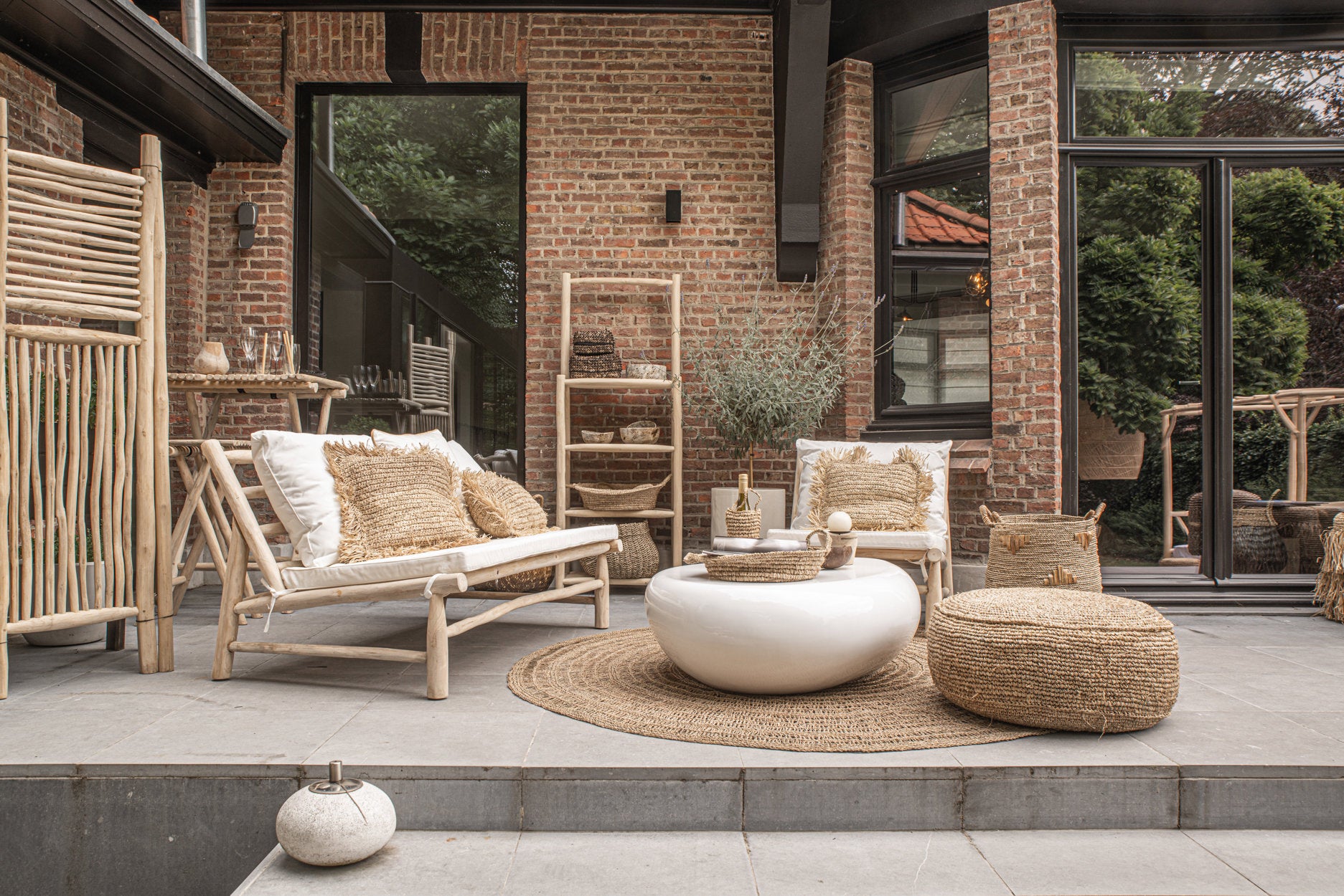 the-raffia-flores-pouffe-natural