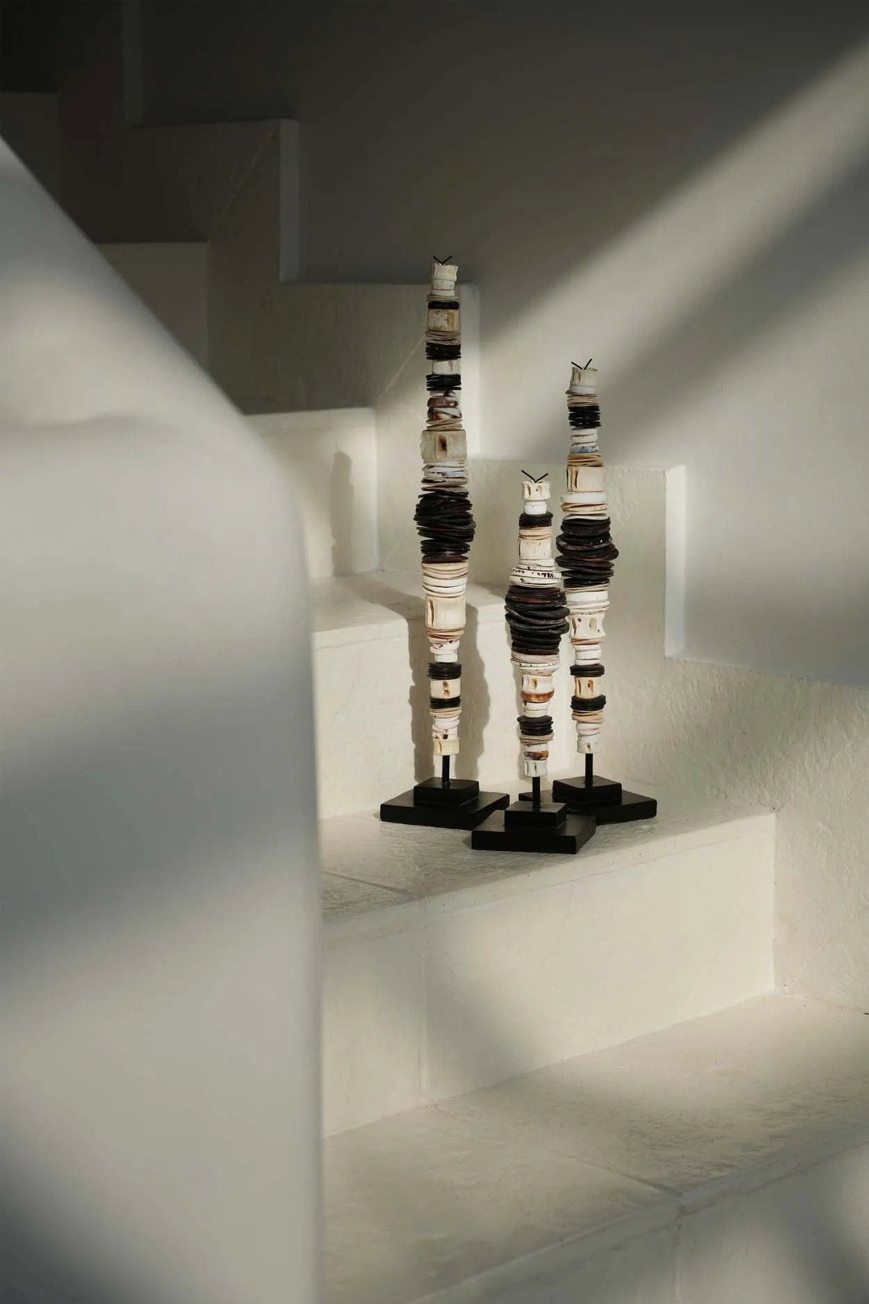 the-money-shell-on-stand-black-white-s