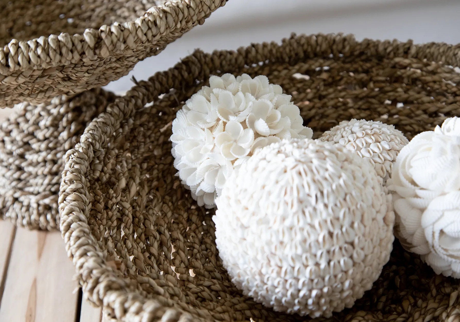 the-bubble-shell-ball-white-l