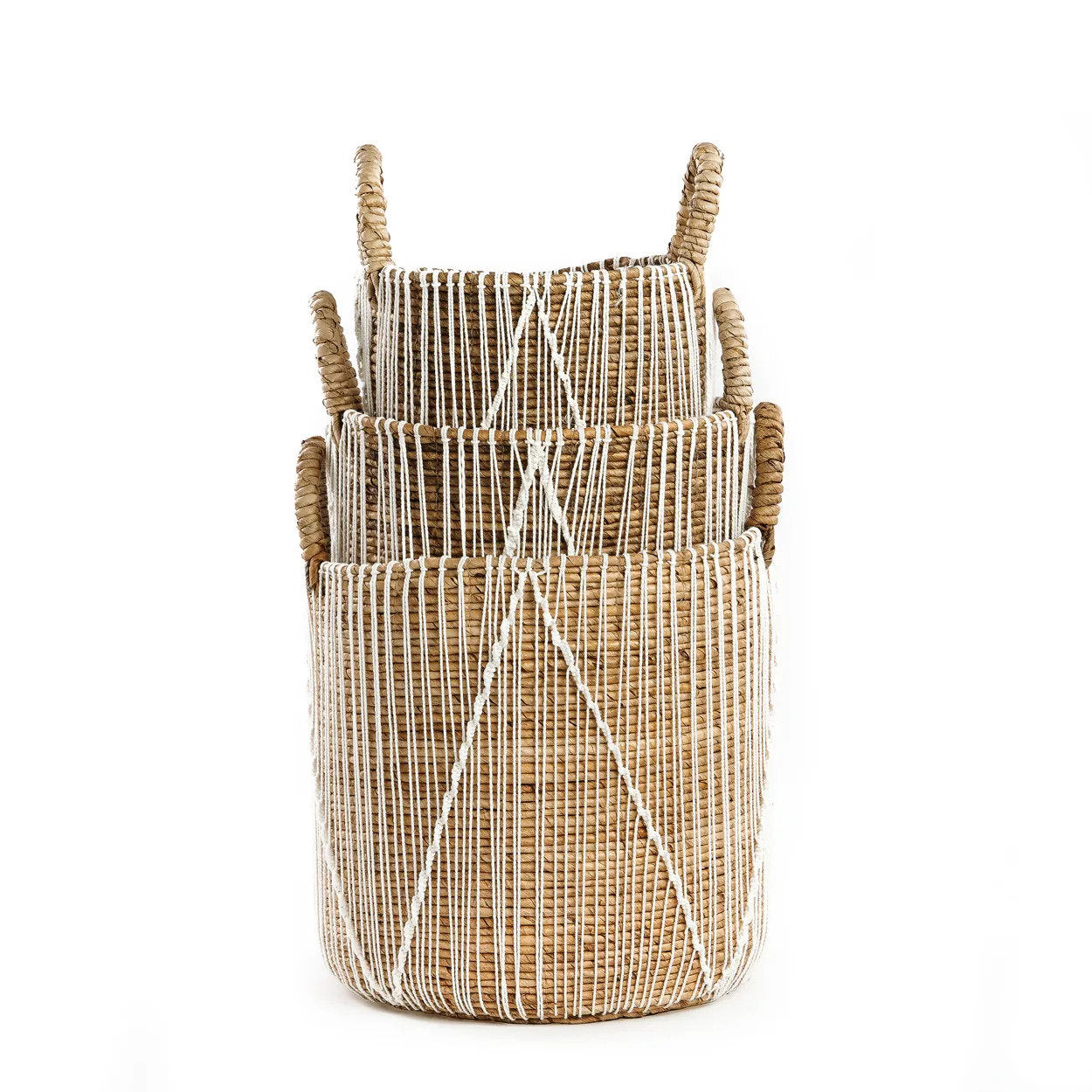 the-straight-stitched-macrame-basket-m