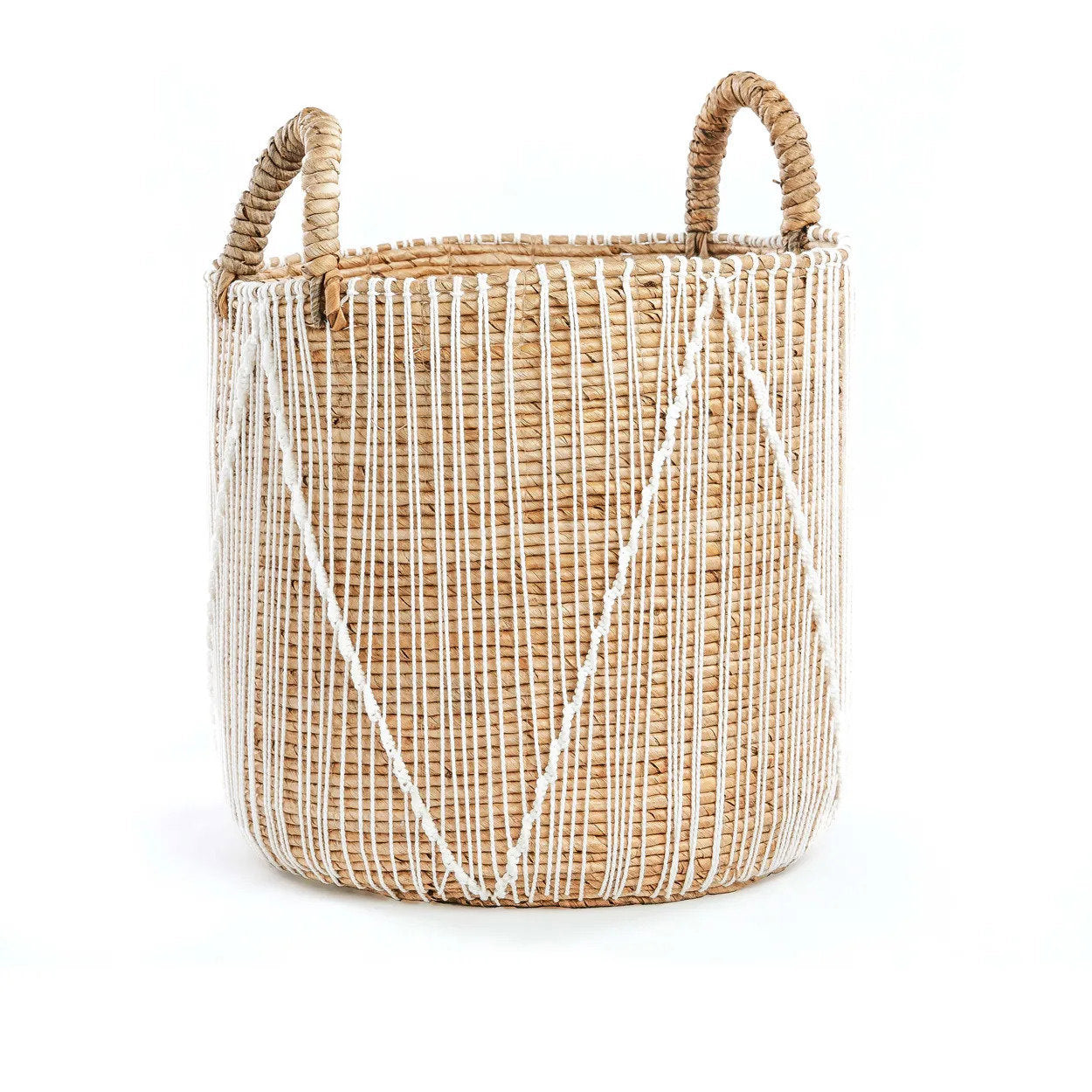 the-straight-stitched-macrame-basket-m