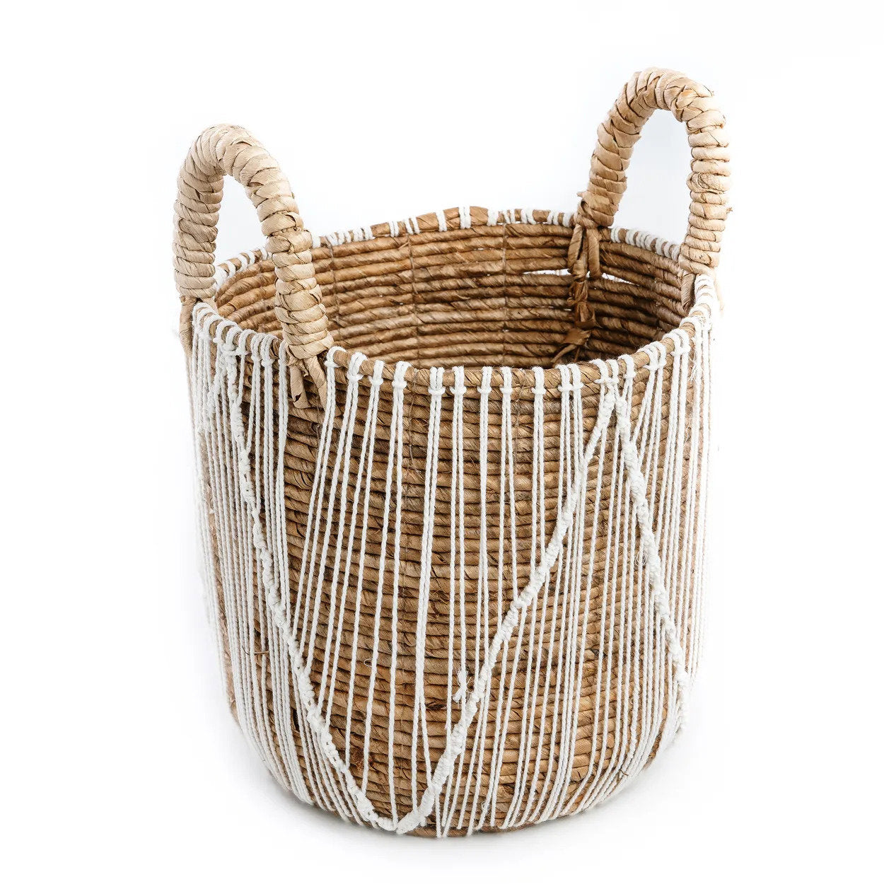 the-straight-stitched-macrame-basket-m