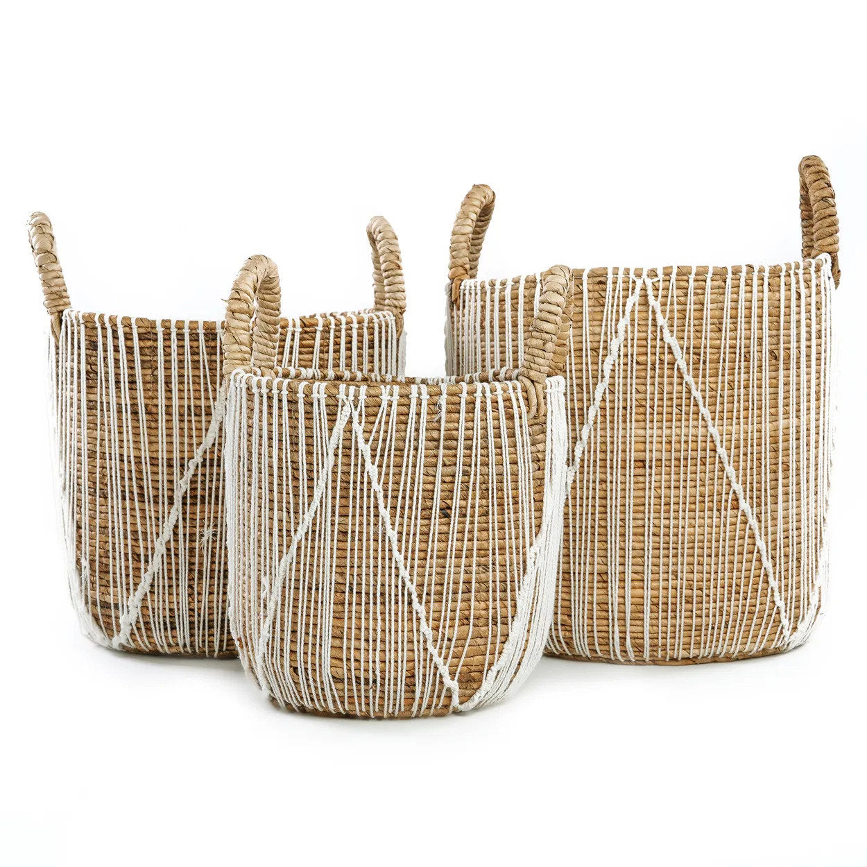 the-straight-stitched-macrame-basket-m