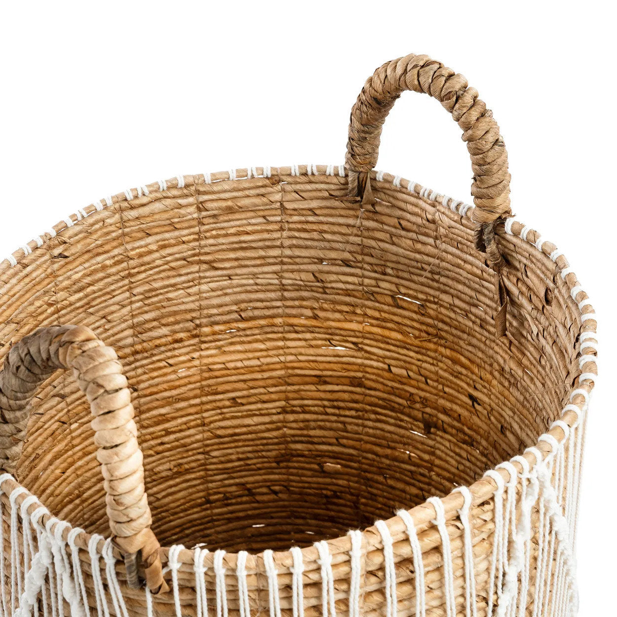 the-straight-stitched-macrame-basket-m