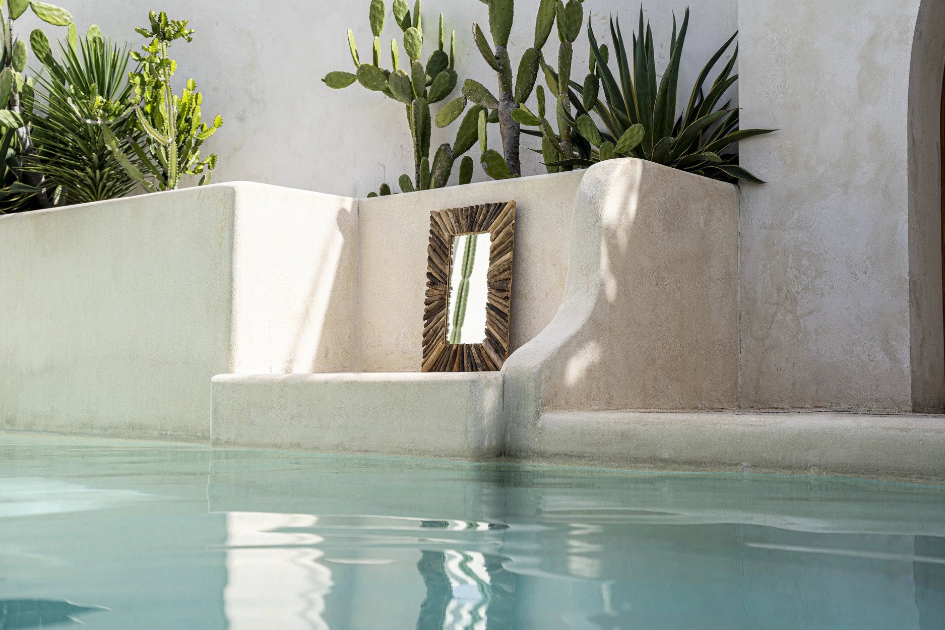 the-driftwood-framed-mirror-natural-m