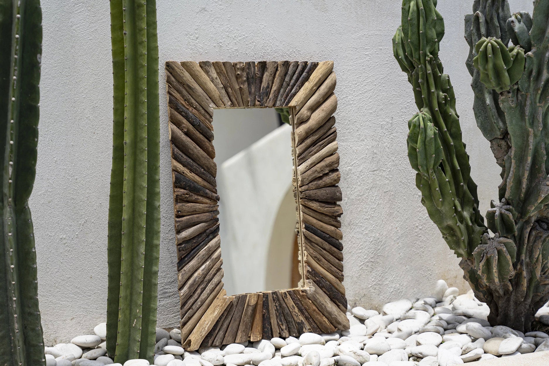 the-driftwood-framed-mirror-natural-m