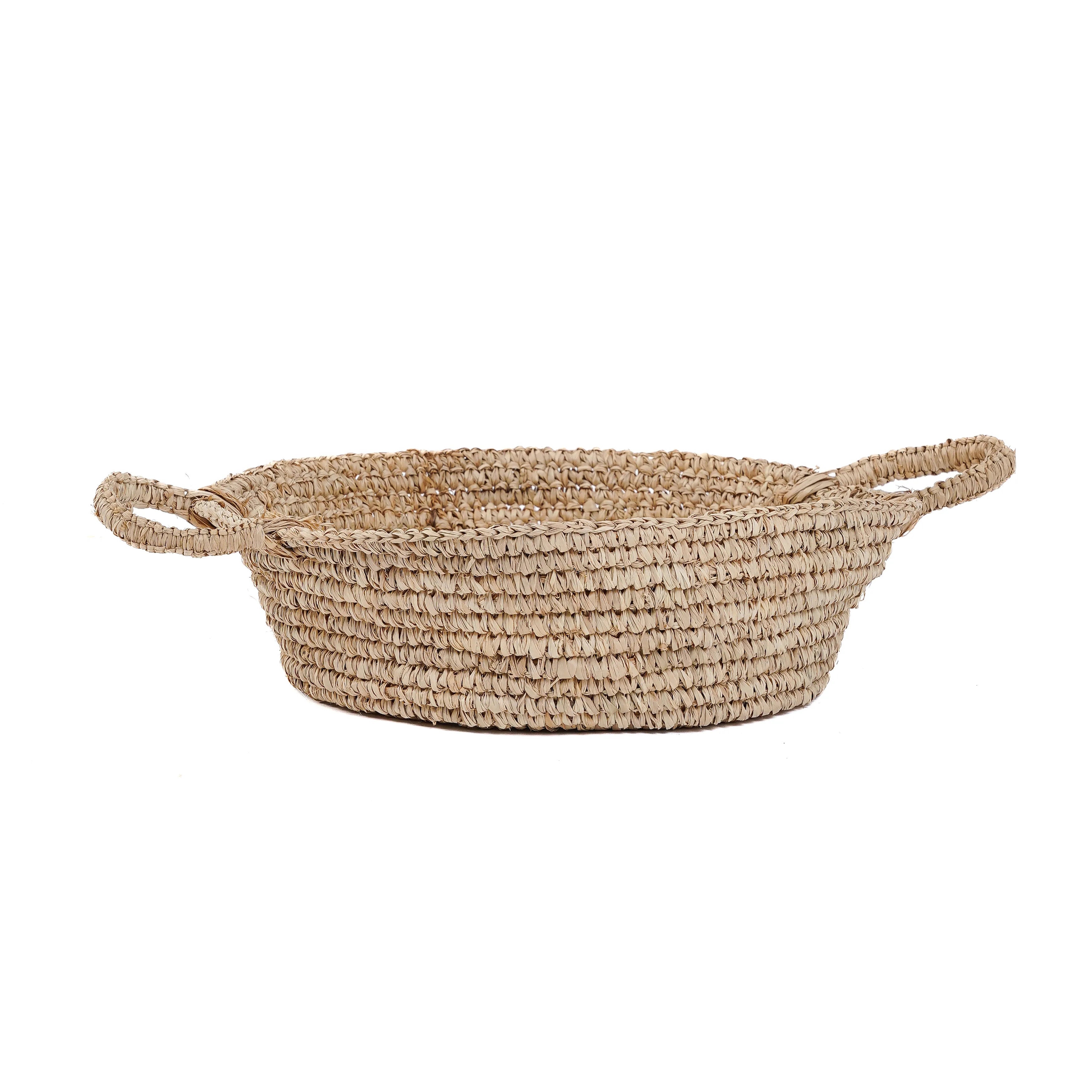 the-raffia-basket-trays-natural-m