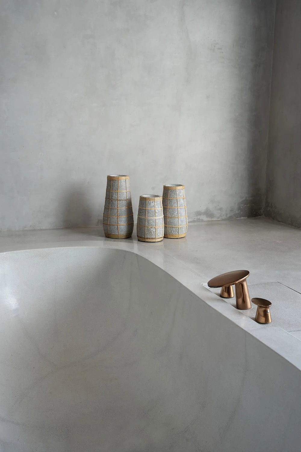the-cutie-vase-concrete-natural-m