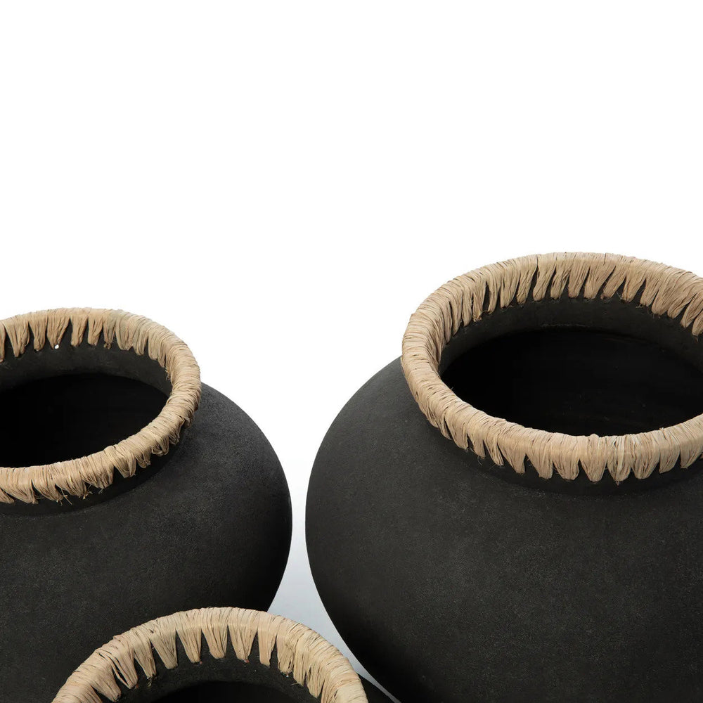 the-styly-vase-black-natural-s
