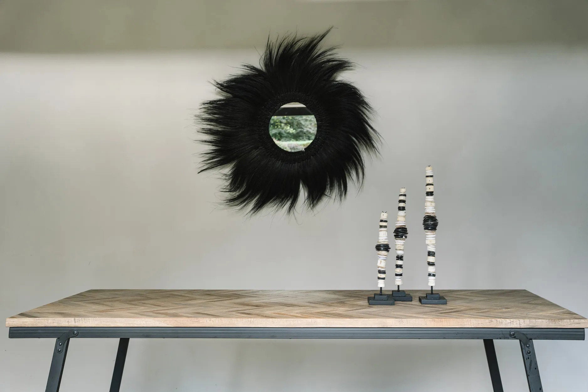 the-simba-mirror-black-m