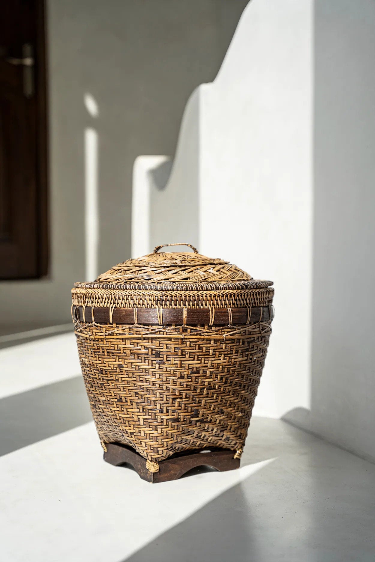 the-colonial-storage-basket-natural-brown-m
