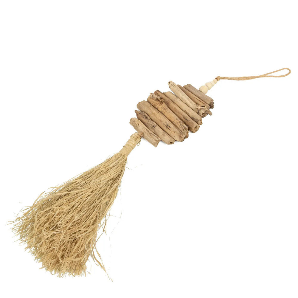 the-raffia-driftwood