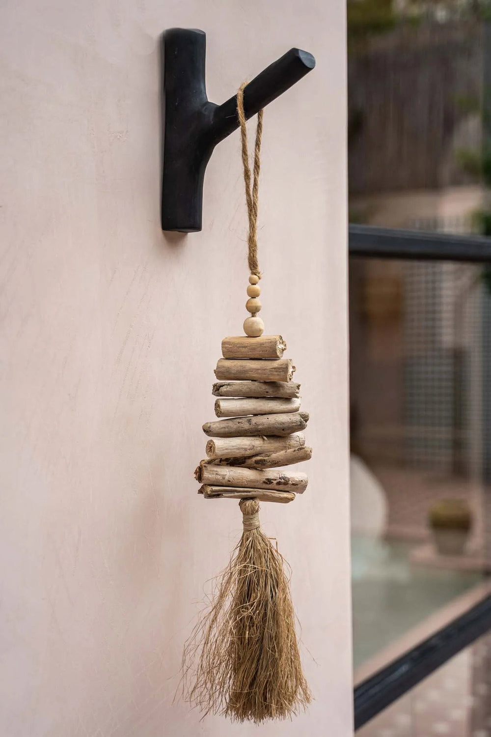the-raffia-driftwood