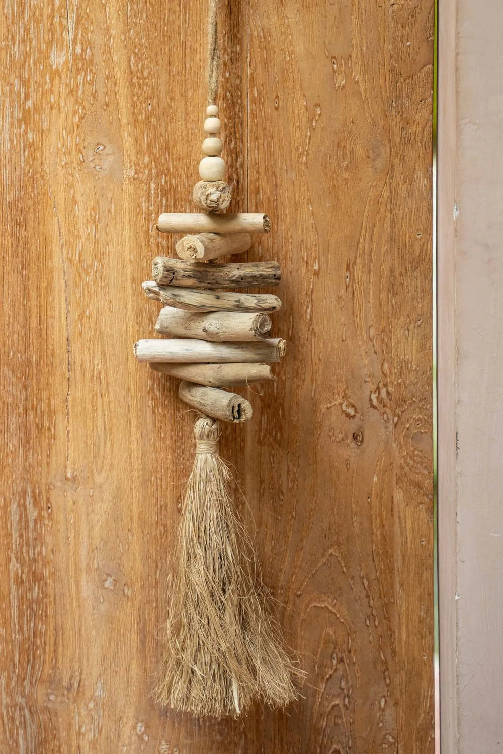 the-raffia-driftwood