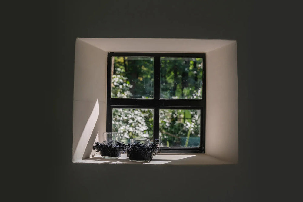 the-oh-my-gee-candle-holder-black-velvet-m