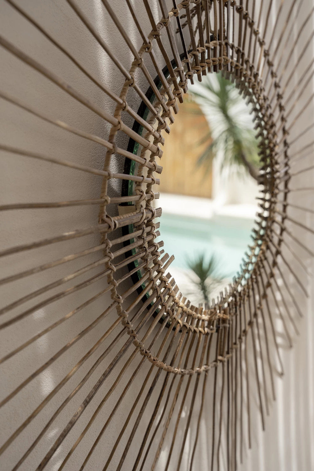 the-tropical-mirror-natural-l