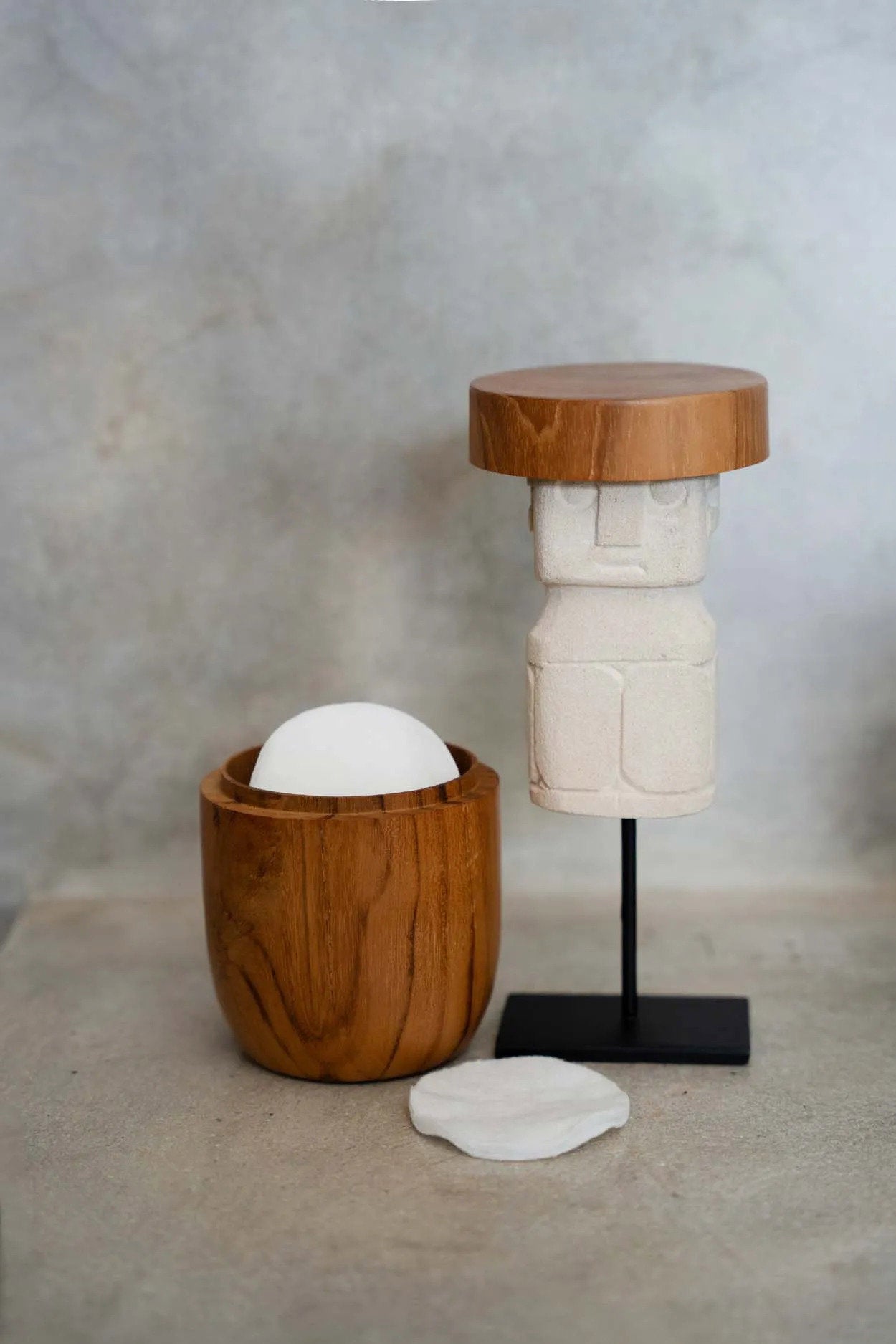 the-sumba-man-on-stand