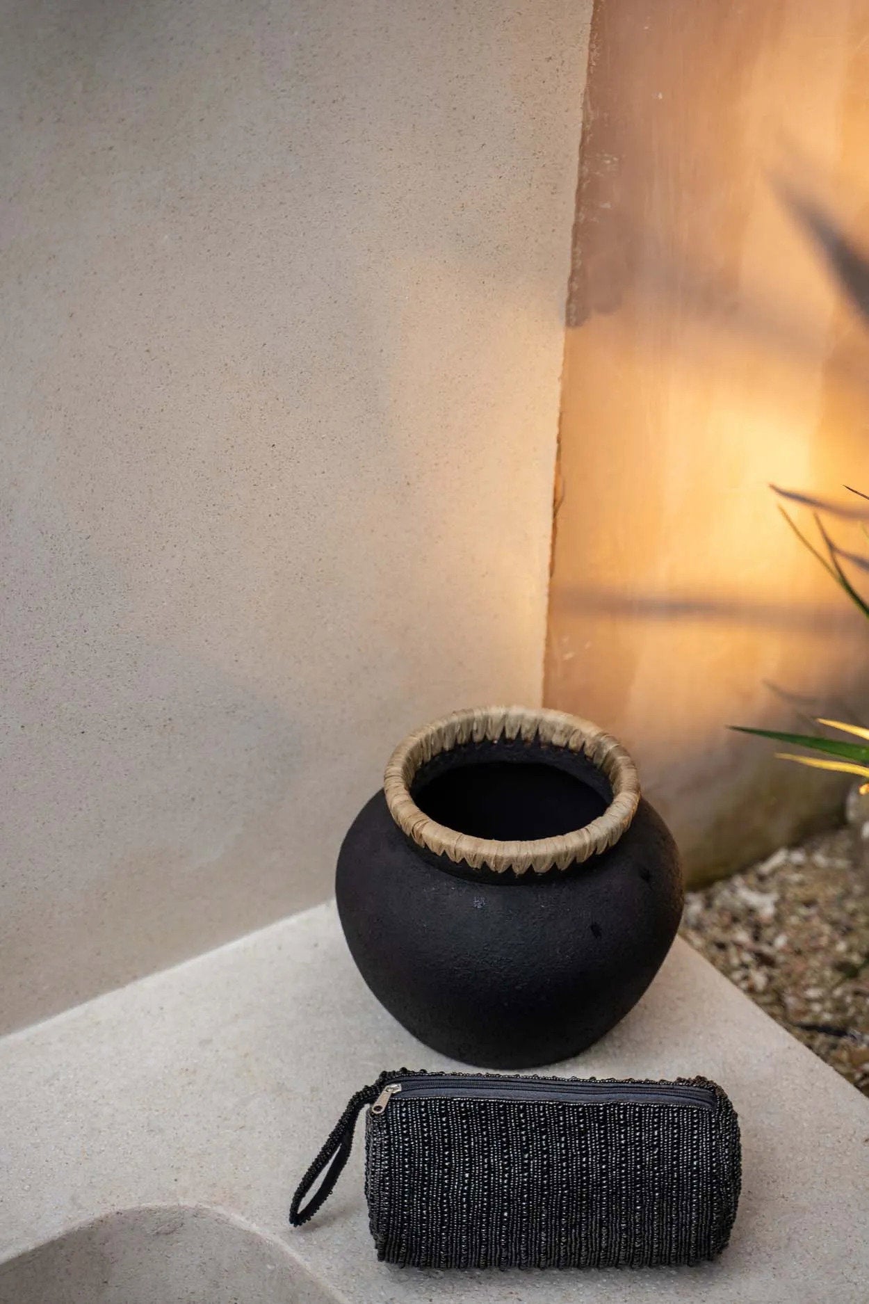 the-styly-vase-black-natural-s
