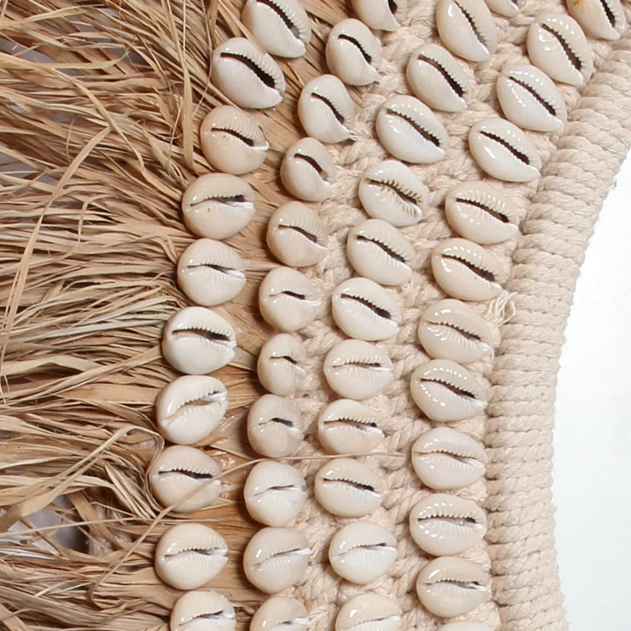 the-raffia-cowrie-mirror-natural-white
