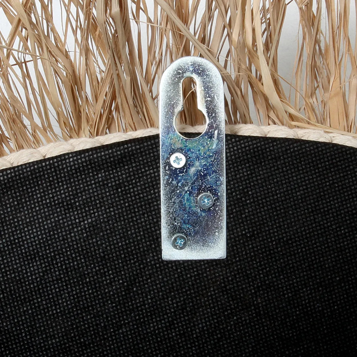 the-raffia-cowrie-mirror-natural-white